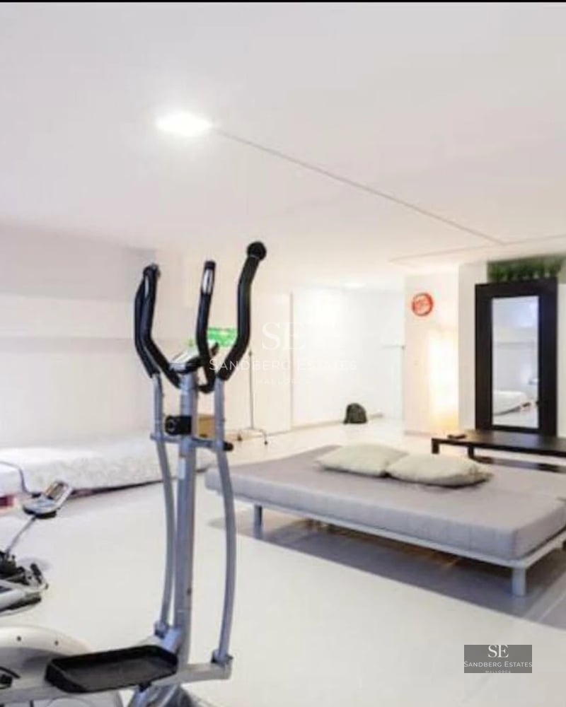 Expansive terrace with pool and panoramic views. Modern design with elegant finishes and high-end furniture.