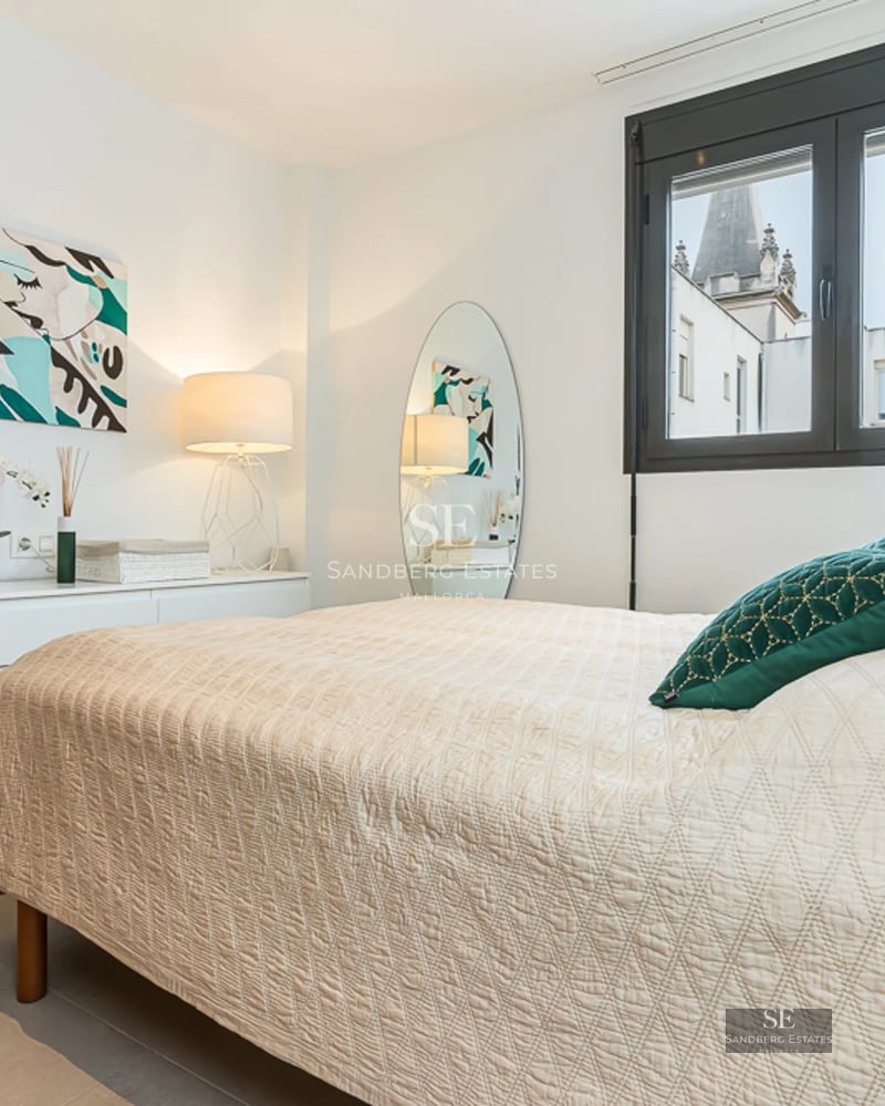 Modern penthouse featuring large terrace, panoramic views, elegant furniture, and minimalist design. Abundant natural lighting.