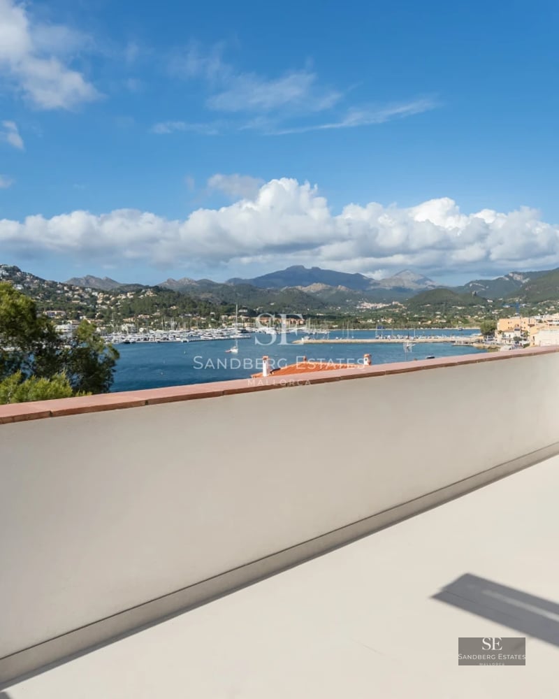 Image of a luxury villa with infinity pool, modern architecture, and expansive terraces with panoramic views. Elegant and minimalist design.