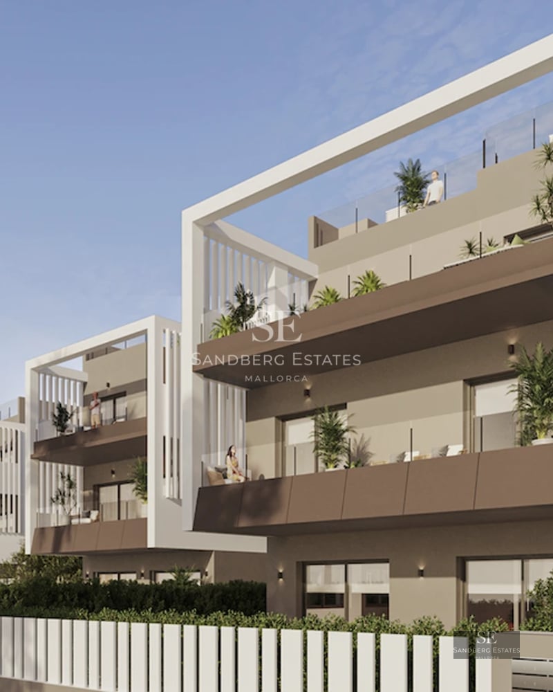 Panoramic view of a modern villa featuring an infinity pool, large windows, and minimalist design. Lush garden surrounds the property.