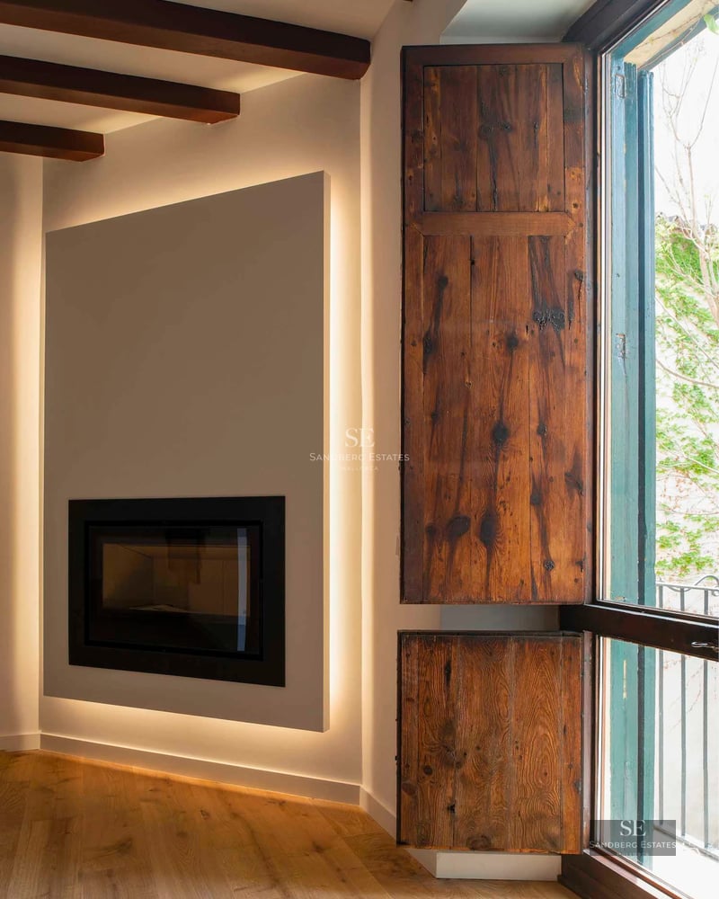 Exterior of a modern villa with infinity pool, lush garden, and panoramic views. Minimalist architecture, large windows.