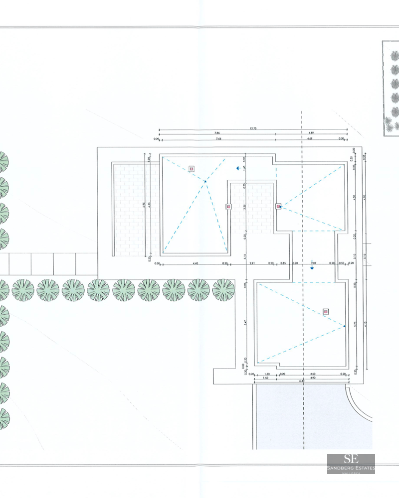 Architectural site plan showing building footprint, swimming pool, garden landscaping, and technical measurements.