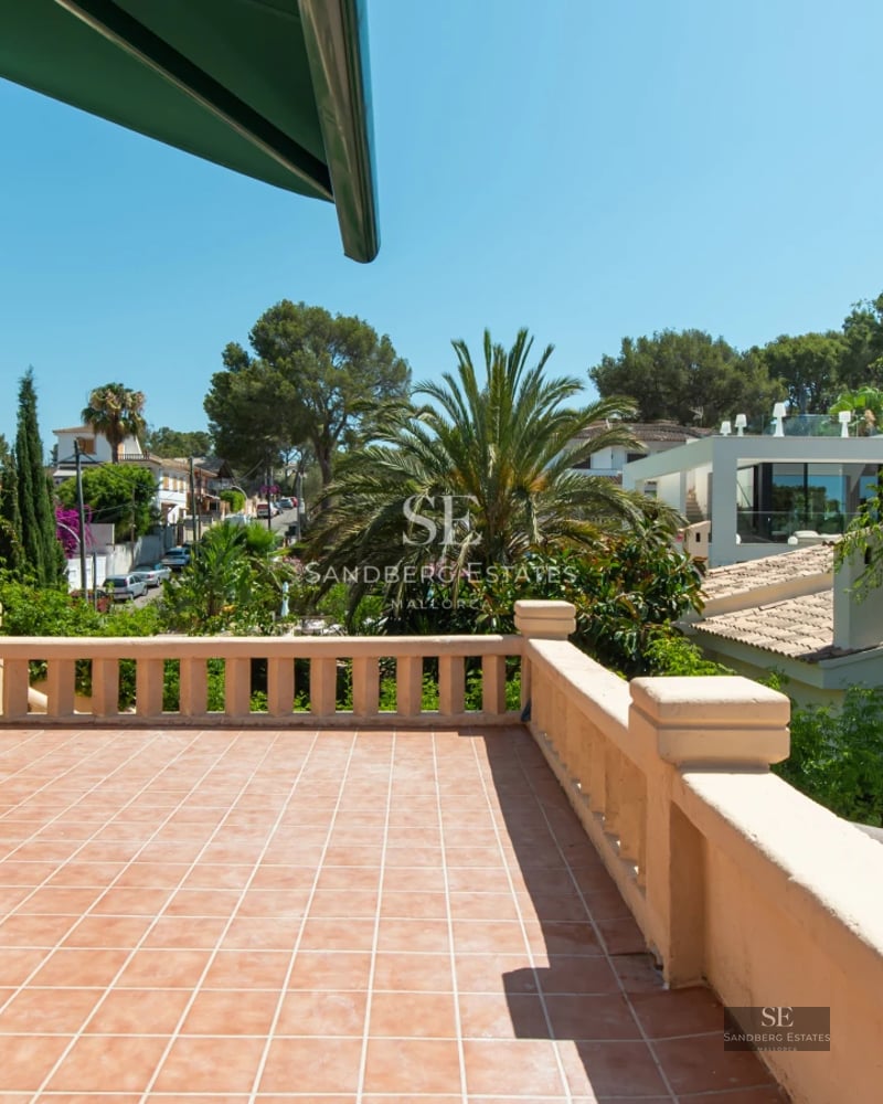 Modern facade with large windows, infinity pool, and lush garden. Minimalist architecture with clean lines.
