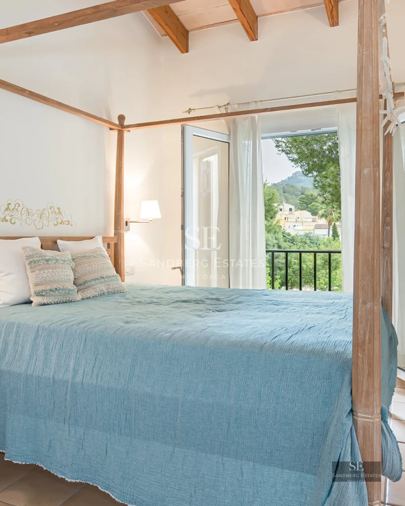 Exterior view of modern villa featuring an infinity pool, lush garden, and expansive terraces. Minimalist and elegant architecture.