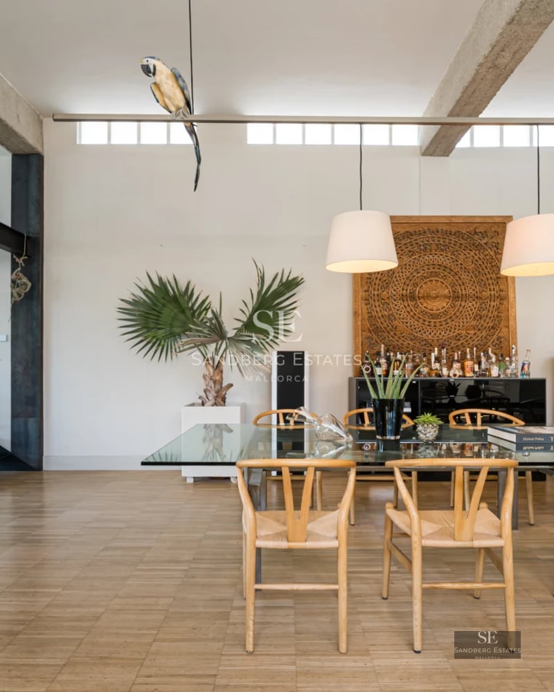 Spacious terrace with infinity pool, sun loungers, and sea views. Modern, elegant design, ideal for relaxation.