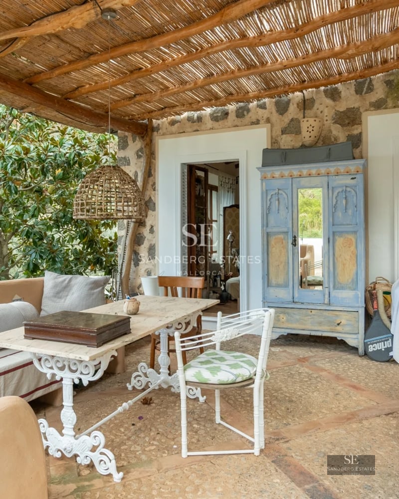 Pool view featuring modern and elegant design. House with clean lines and large windows. Lush garden. Ideal for investment.