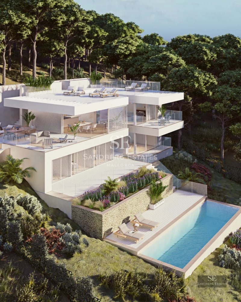 Expansive terrace with infinity pool. Panoramic views. Modern design. Stylish outdoor furniture. Ideal for relaxation.