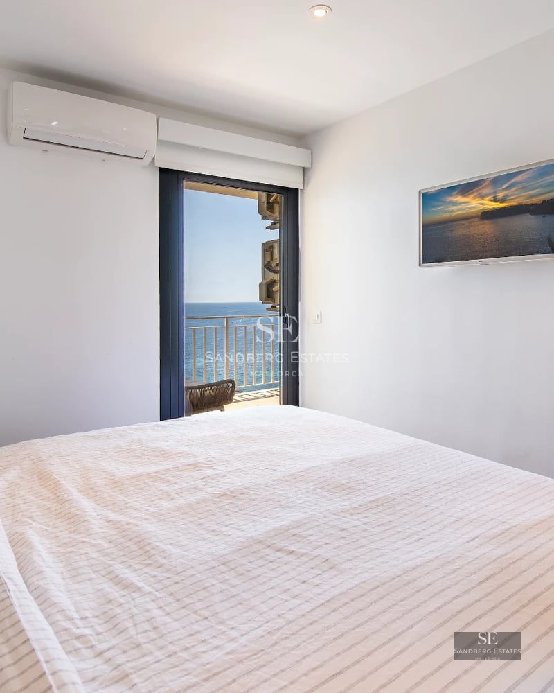 View of a modern villa with infinity pool. Lush garden and minimalist architecture. Ideal for enjoying the outdoors.