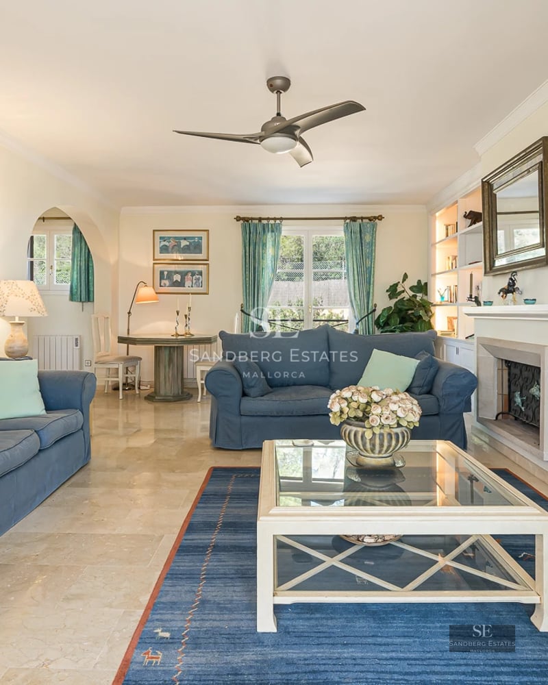 Modern facade with pool, lush garden and large windows. Contemporary architecture, elegant design.