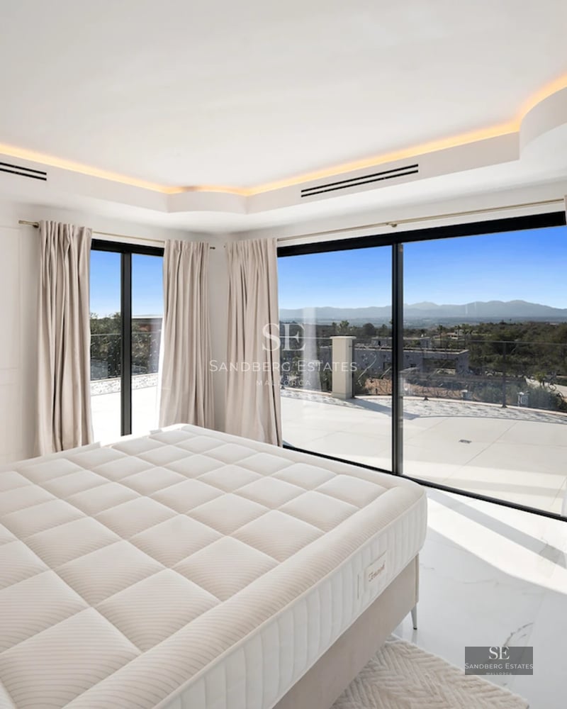 Exterior view of a modern villa featuring an infinity pool, large windows, and a lush garden. Minimalist and elegant architecture.