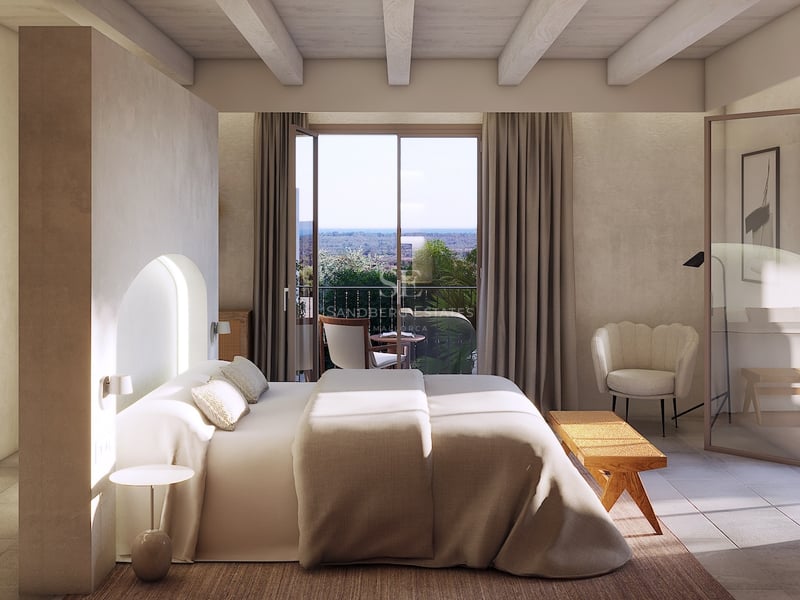 Chambre principale de style méditerranéen moderne avec poutres apparentes, terrasse privée et tons neutres.