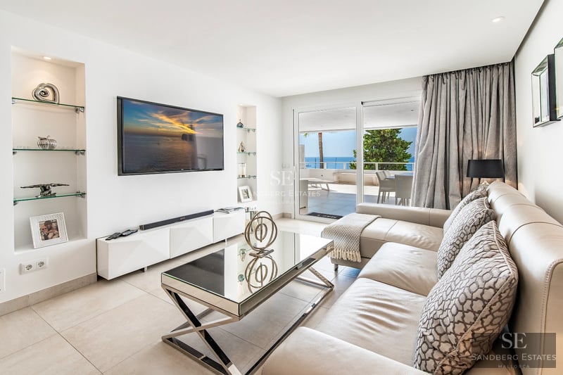 Exterior view of modern villa with a swimming pool. Features sleek design, large windows, and landscaped environment. Luxury and comfort.