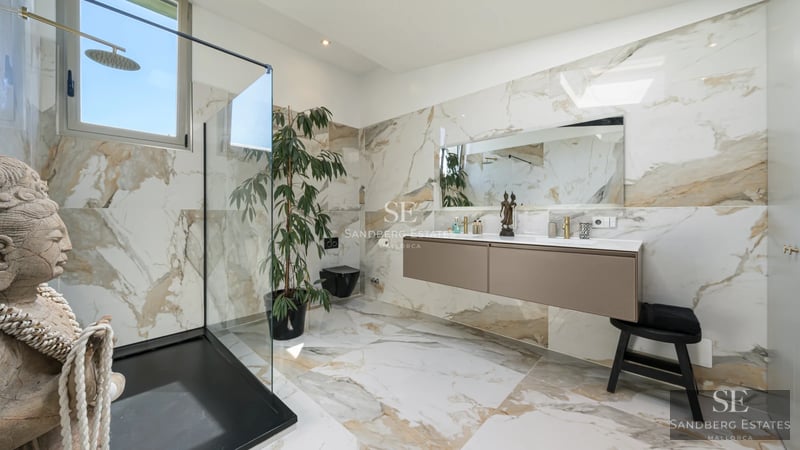 Exterior view of a modern villa featuring a swimming pool, lush garden, and elegant architectural design. Natural lighting and high-quality finishes.