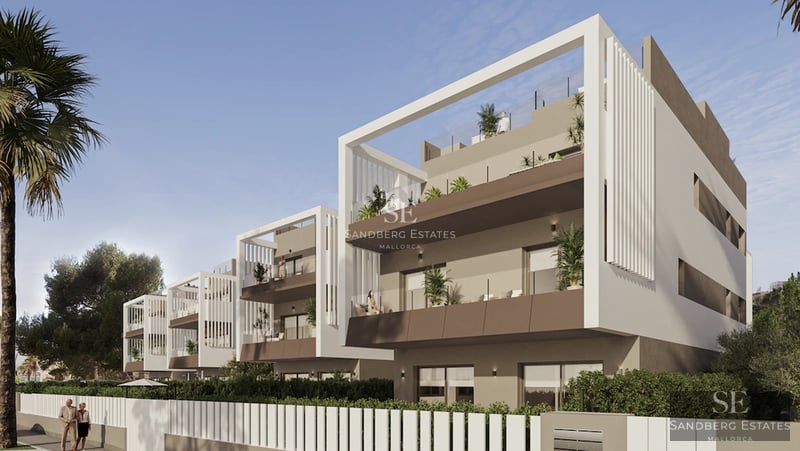 View of a luxurious villa with an infinity pool and panoramic sea views. Modern design, large windows, and high-quality finishes.