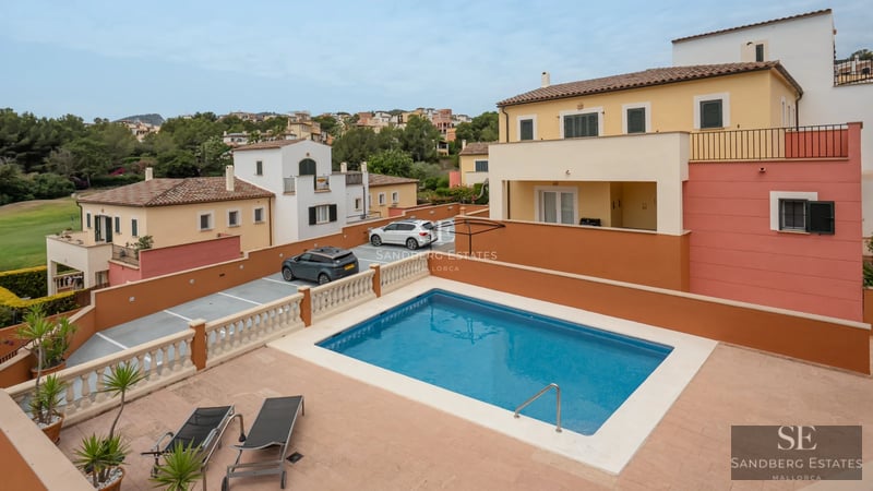 Exterior view of modern house with pool, lush garden, and high-quality finishes. Minimalist architecture.