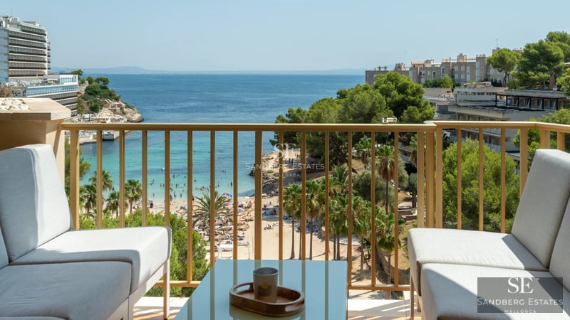 Modern penthouse with private pool. Panoramic views, elegant furniture, and minimalist design. Abundant natural light.