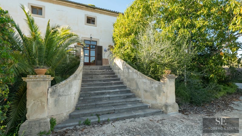 Expansive terrace with infinity pool, stylish sun loungers, and panoramic views. Modern design with high-quality materials.