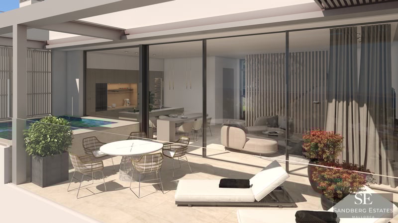 Terraza moderna con zona de comedor, tumbonas y pequeña piscina junto a salón y cocina con paredes de cristal.