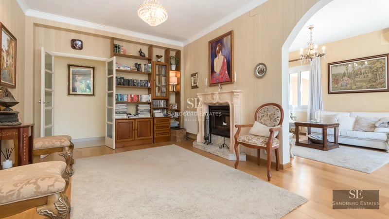 Exterior of a modern villa with an infinity pool, large windows and lush garden. Minimalist architectural design.