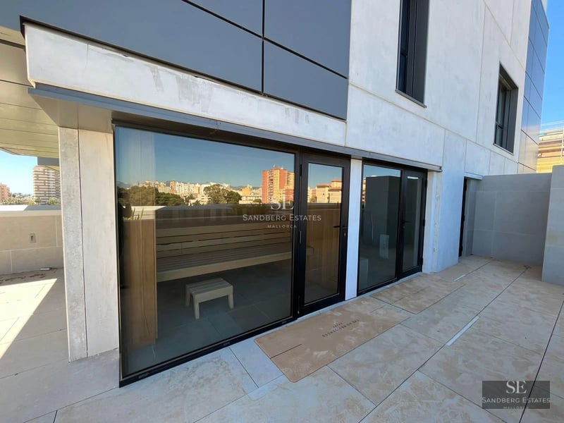 Contemporary villa featuring an infinity pool. Minimalist architecture, expansive windows and panoramic views. Lush garden and elegant design.